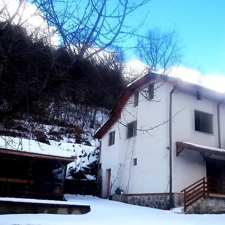 Kirilova House * Pastra